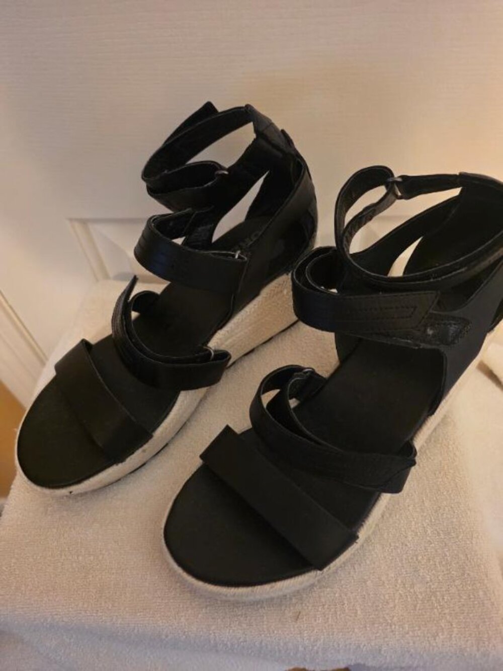 Sorel Black Leather Wedge 8.5M